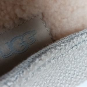 UGG ballerina style travel slippers, Size 9